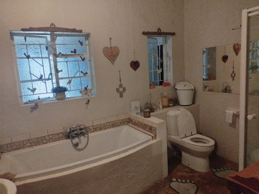 4 Bedroom Property for Sale in Ruststasie Western Cape